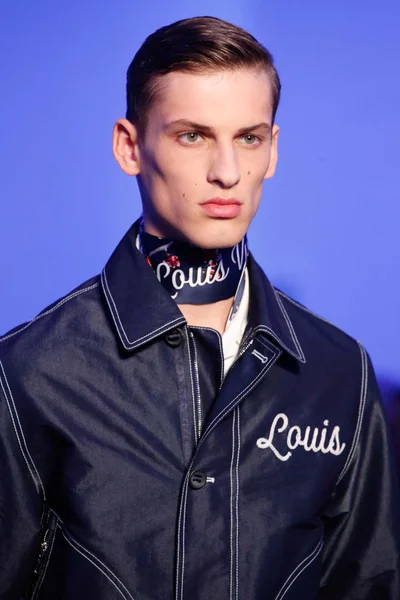 Look 22